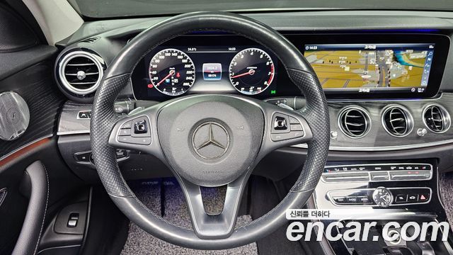Mercedes-Benz E-Class 2018 — photo 14