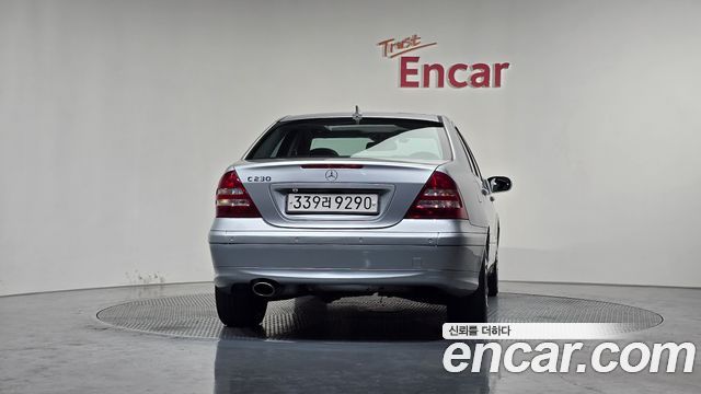 Mercedes-Benz C-Class 2006 — photo 4