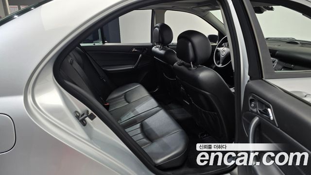 Mercedes-Benz C-Class 2006 — photo 11
