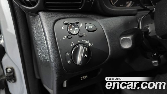 Mercedes-Benz C-Class 2006 — photo 16