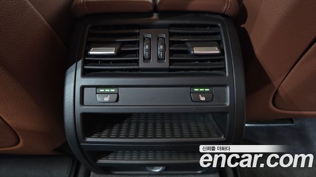 BMW 5-Series 2016 — photo 18