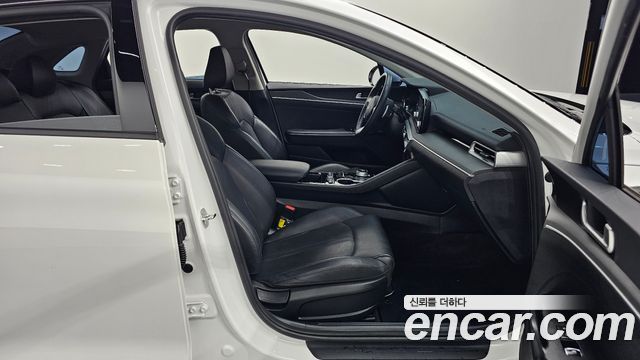 Kia K5 2023 — photo 11