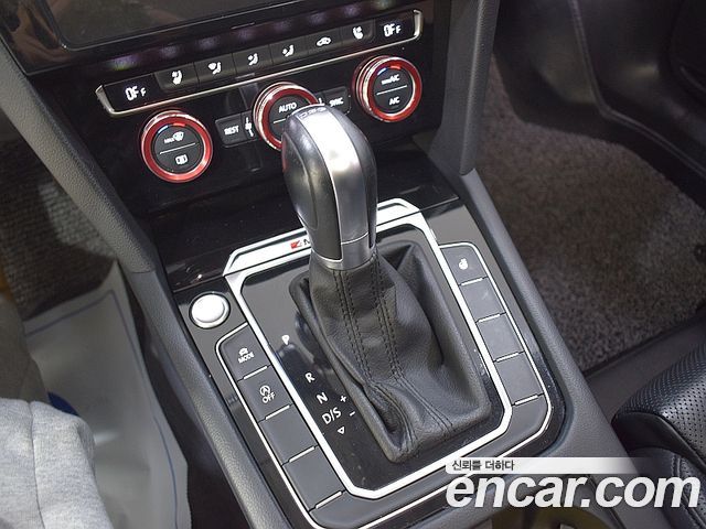 Volkswagen Passat 2018 — photo 9