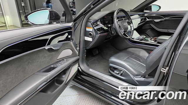 Audi A8 2020 — photo 13