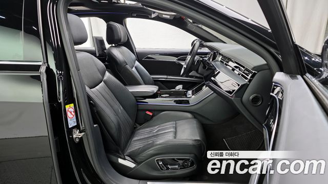 Audi A8 2020 — photo 17