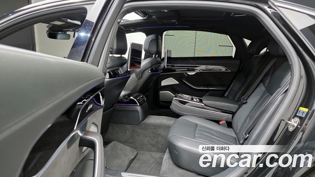 Audi A8 2020 — photo 18