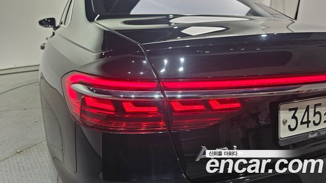 Audi A8 2020 — photo 9