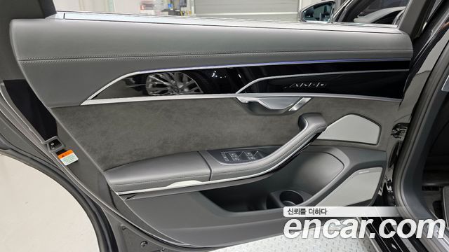 Audi A8 2020 — photo 15