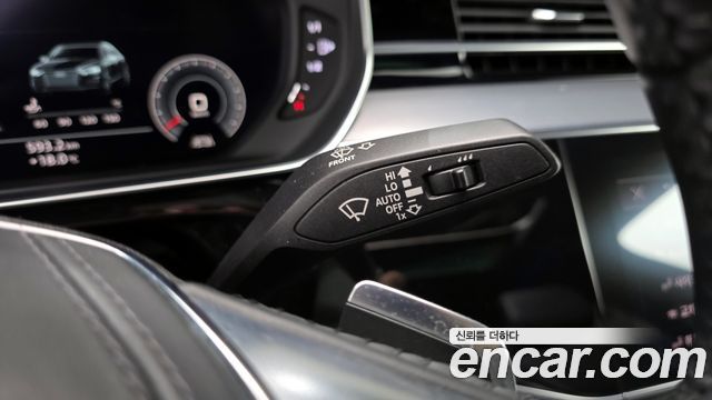 Audi A8 2020 — photo 16