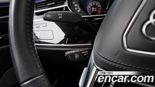 Audi A8 2020 — photo 28