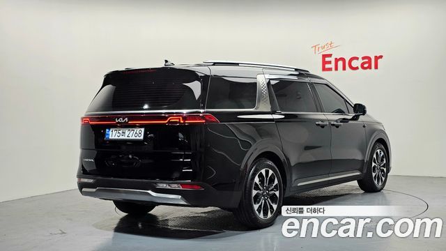 Kia Canival 2023 — photo 2