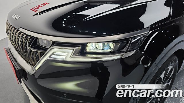 Kia Canival 2023 — photo 8