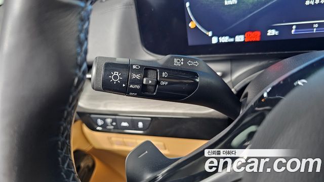 Kia Canival 2023 — photo 36