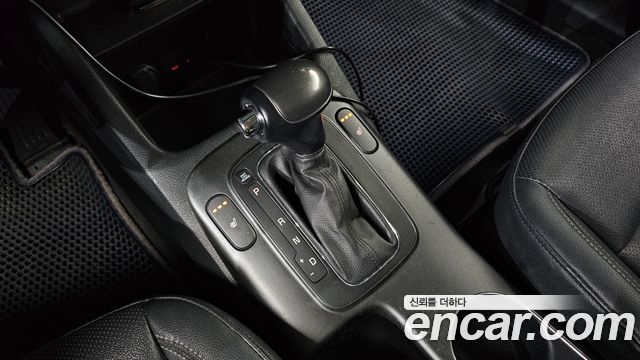 Kia K3 2015 — photo 9