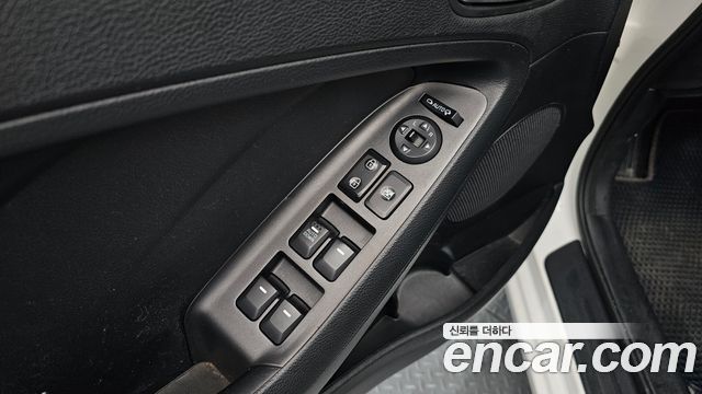 Kia K3 2015 — photo 13