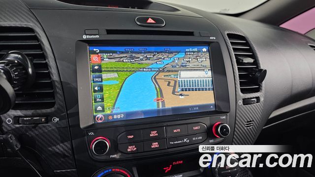 Kia K3 2015 — photo 16