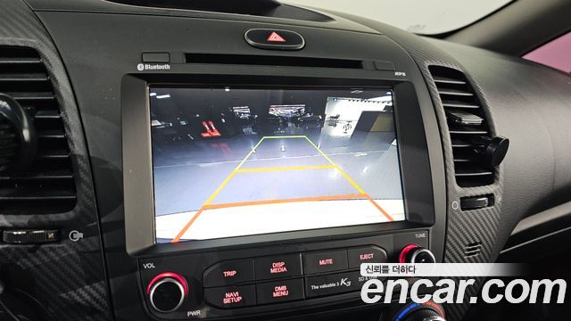 Kia K3 2015 — photo 17
