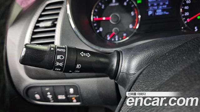 Kia K3 2015 — photo 19