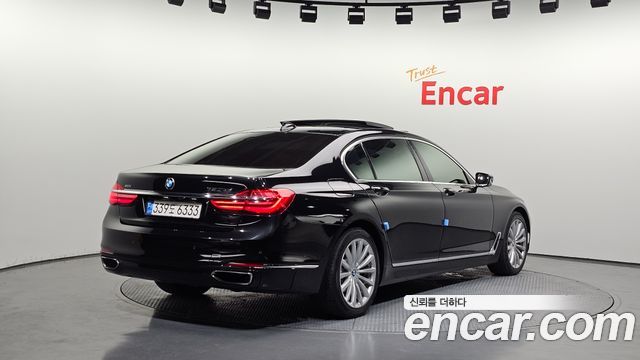 BMW 7-Series 2016 — photo 2