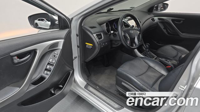 Hyundai AVANTE 2015 — photo 10