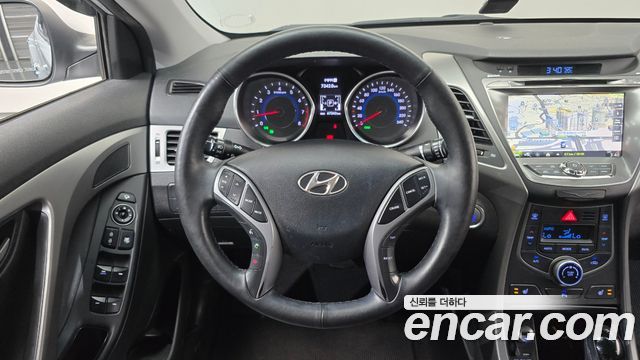 Hyundai AVANTE 2015 — photo 13