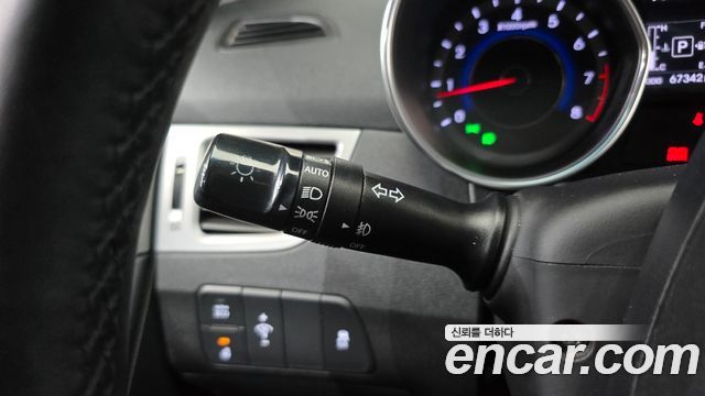 Hyundai AVANTE 2015 — photo 18