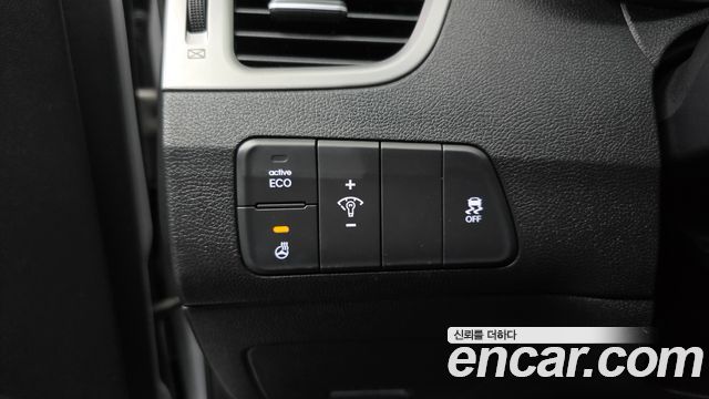 Hyundai AVANTE 2015 — photo 19