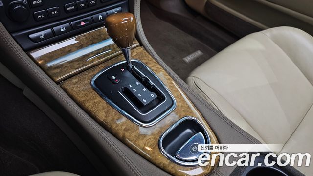 Jaguar S-TYPE 2008 — photo 9