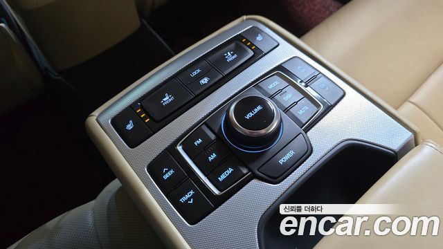 Genesis G80 2018 — photo 18