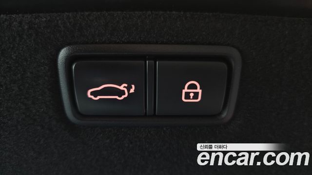 Genesis G80 2018 — photo 20