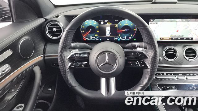 Mercedes-Benz E-Class 2021 — photo 12