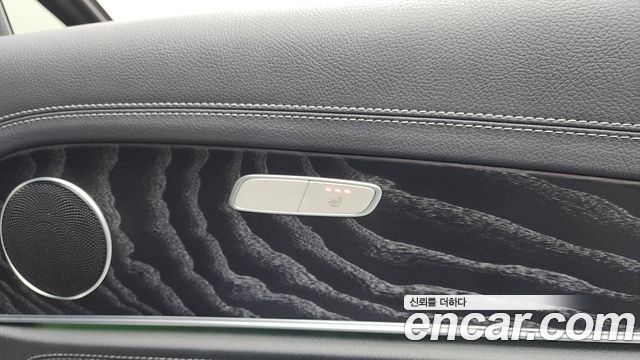 Mercedes-Benz E-Class 2021 — photo 16