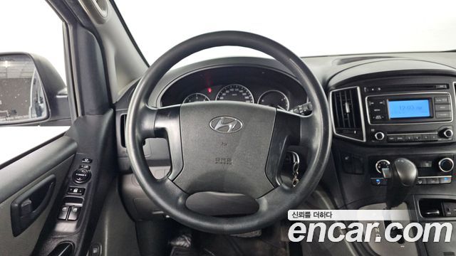 Hyundai Starex 2018 — photo 12