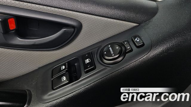 Hyundai Starex 2018 — photo 16