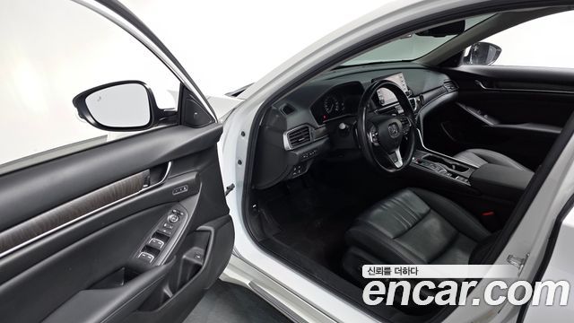 Honda Accord 2022 — photo 13