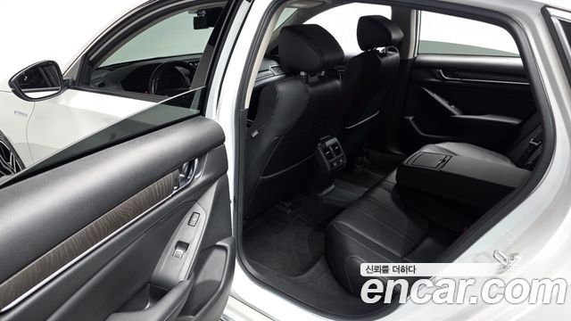 Honda Accord 2022 — photo 18