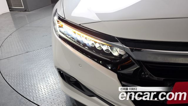 Honda Accord 2022 — photo 8