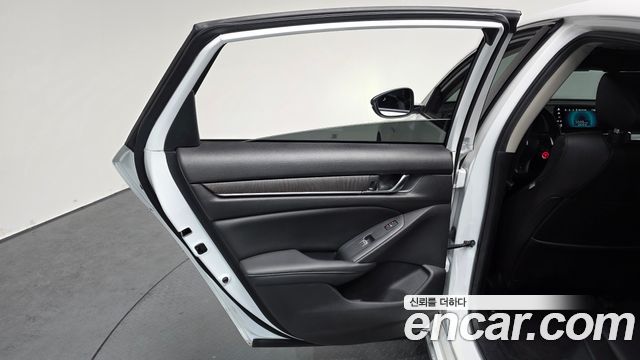 Honda Accord 2022 — photo 15