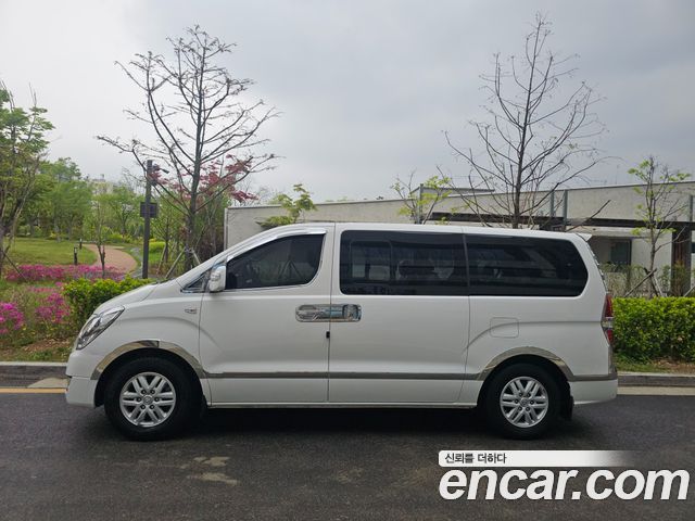 Hyundai Starex 2017 — photo 2