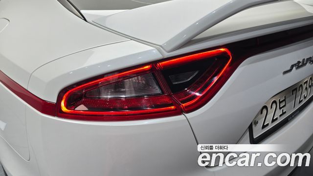 Kia Stinger 2018 — photo 9