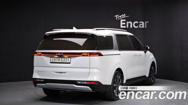Kia Canival 2022 — photo 2