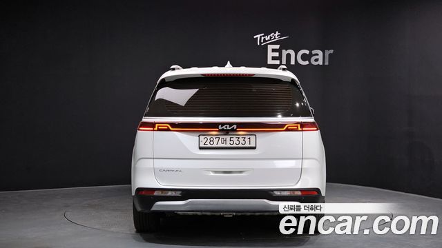 Kia Canival 2022 — photo 4
