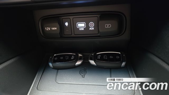 Hyundai Santafe 2019 — photo 29