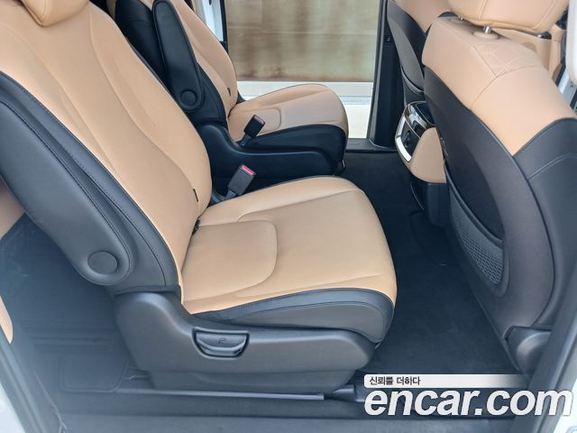 Kia Canival 2021 — photo 10