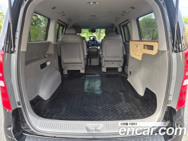 Hyundai Starex 2017 — photo 1