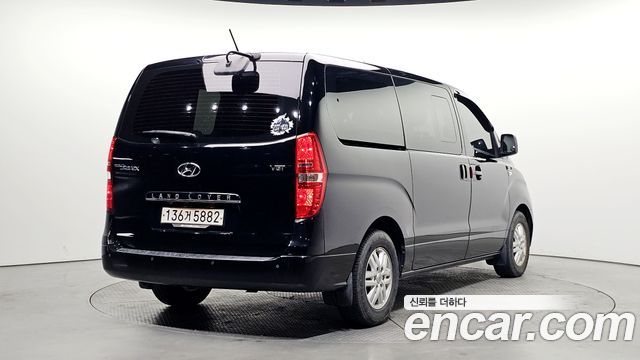 Hyundai Starex 2017 — photo 2