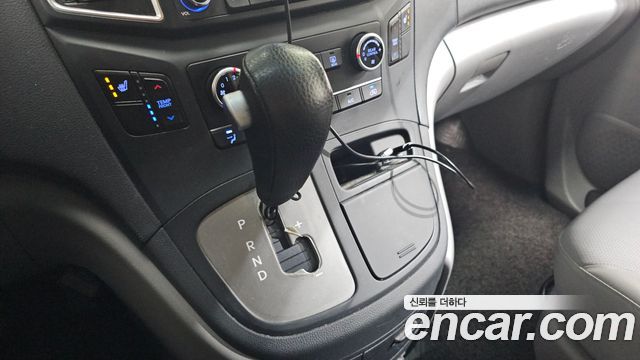 Hyundai Starex 2017 — photo 9
