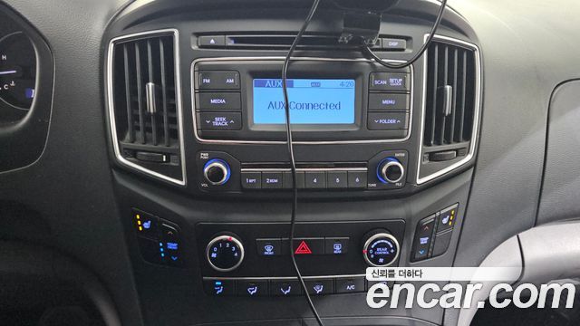 Hyundai Starex 2017 — photo 18