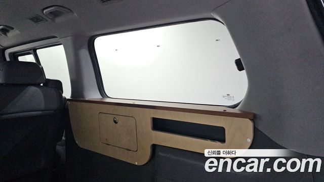 Hyundai Starex 2017 — photo 19