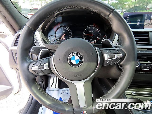BMW 3-Series 2018 — photo 8